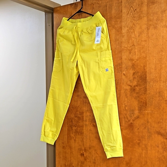 Scrubs - Picture 1 of 5